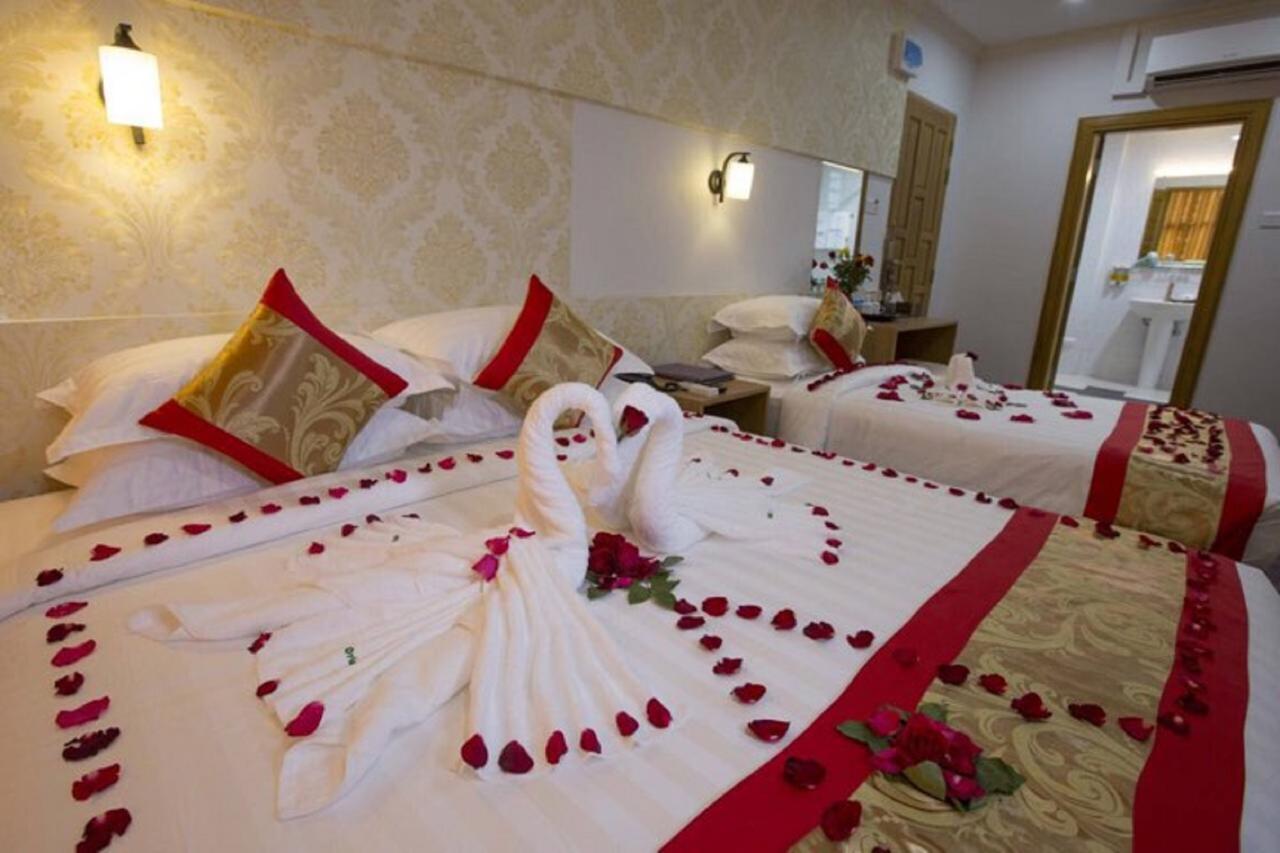 Orient Hotel Mandalay Esterno foto