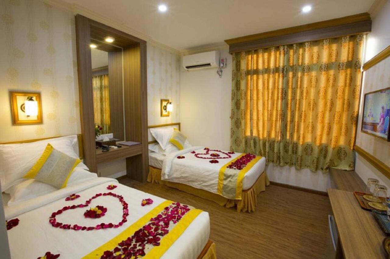 Orient Hotel Mandalay Esterno foto