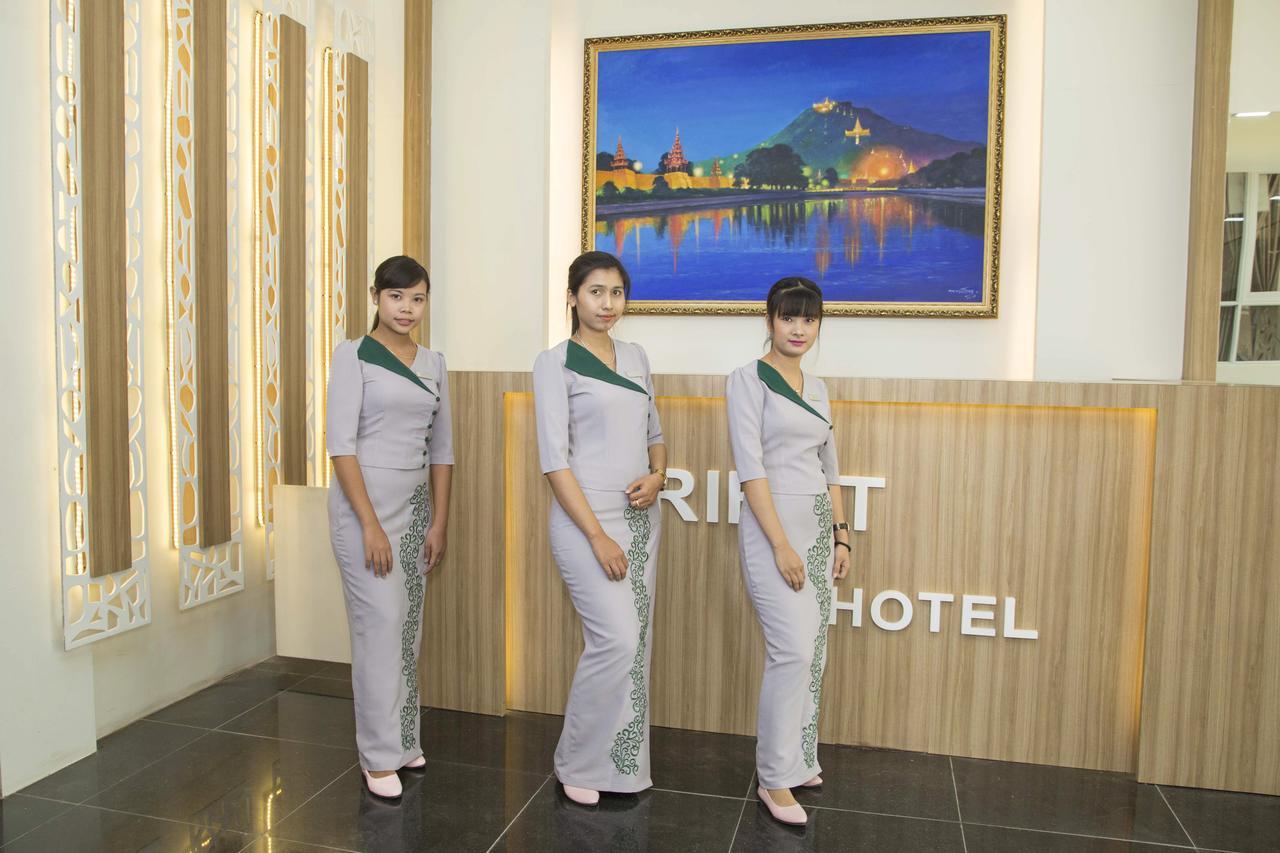 Orient Hotel Mandalay Esterno foto
